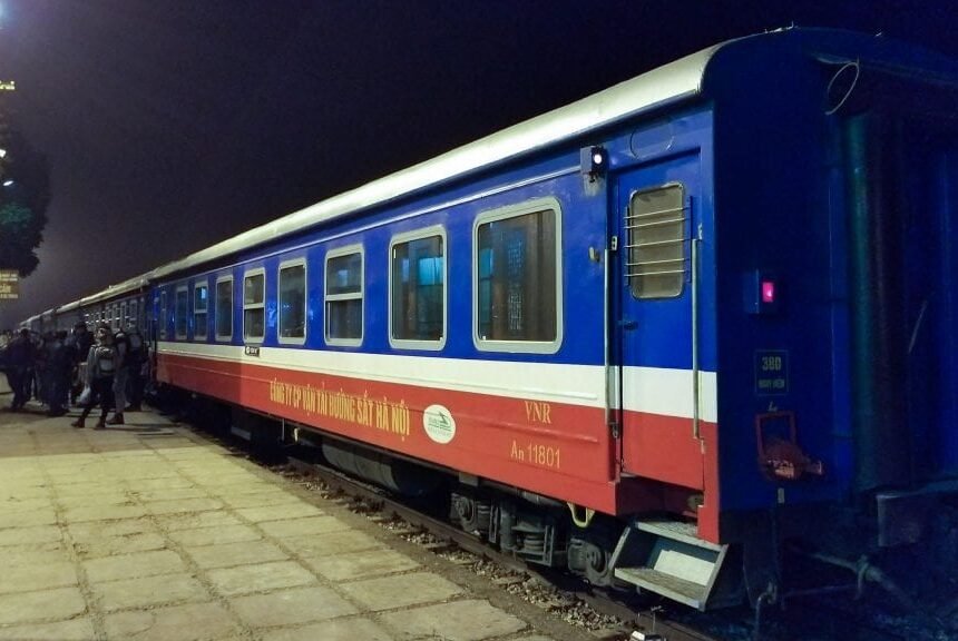 Hanoi to Sapa Train Guide (2026): Best Sleeper Classes & Booking Tips